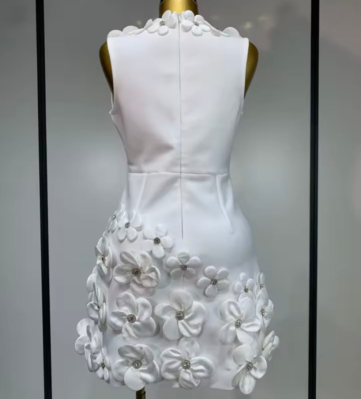 Elegant Rhinestone Floral Embellished Sleeveless Dress