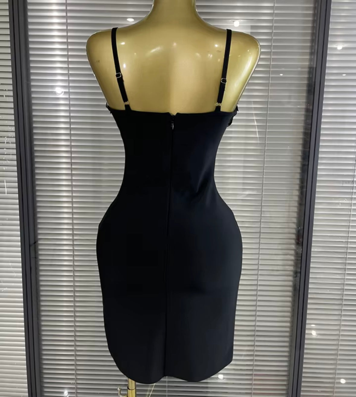 Sexy Black Sleeveless Ruffled Pearl Embellishment Dress