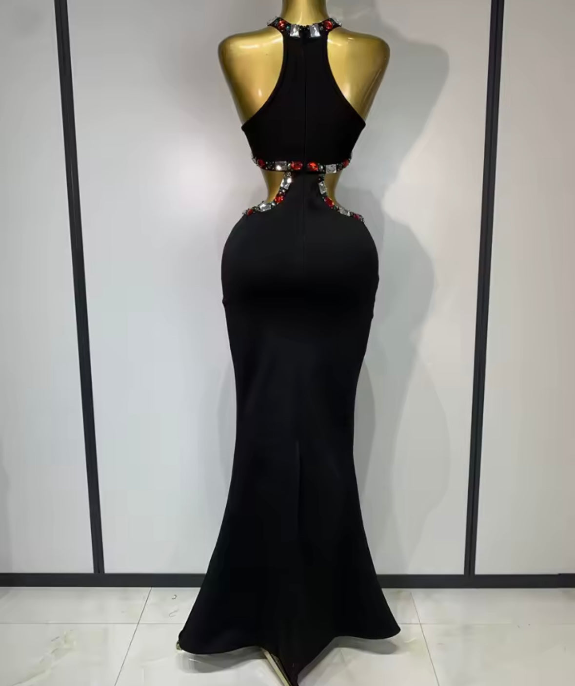 Elegant Black Halter Sleeveless Color Crystal Floor-Length Dress