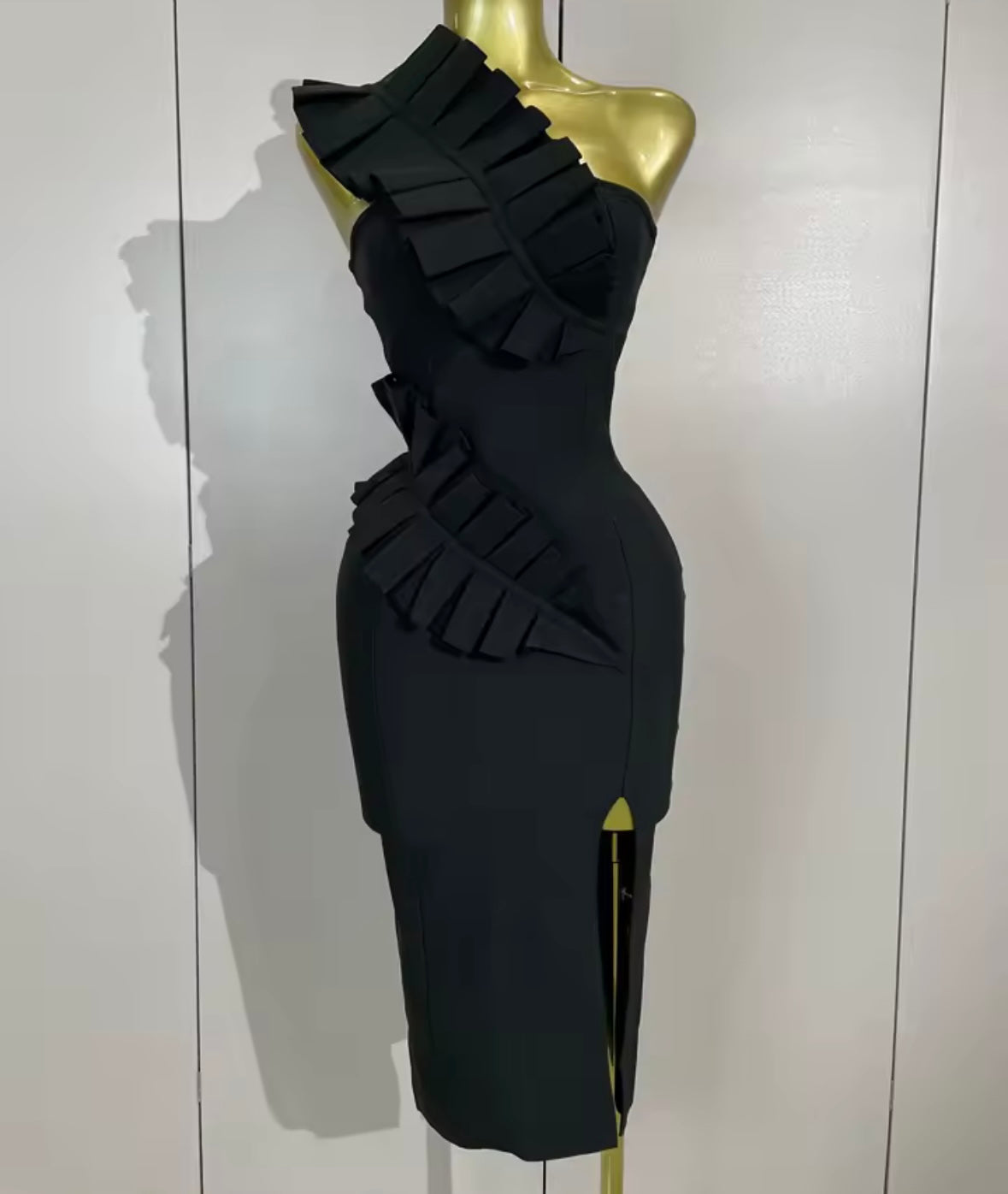 Elegant Ruffled One Shoulder Side Split Dress