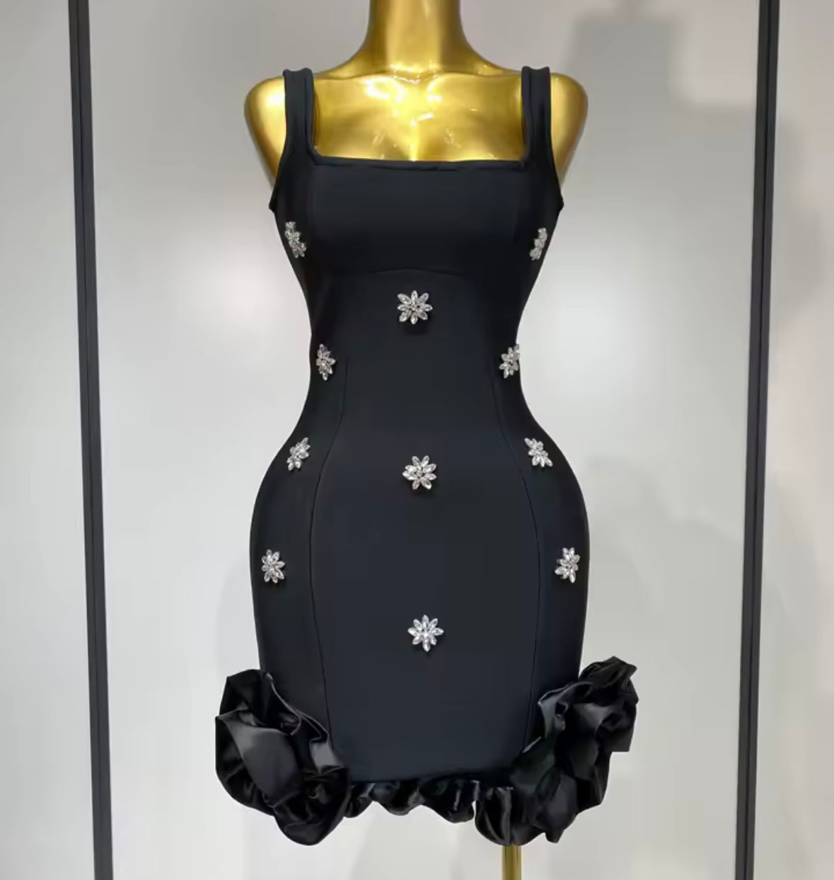 Elegant Sleeveless Rhinestone Flower Embellished Dress