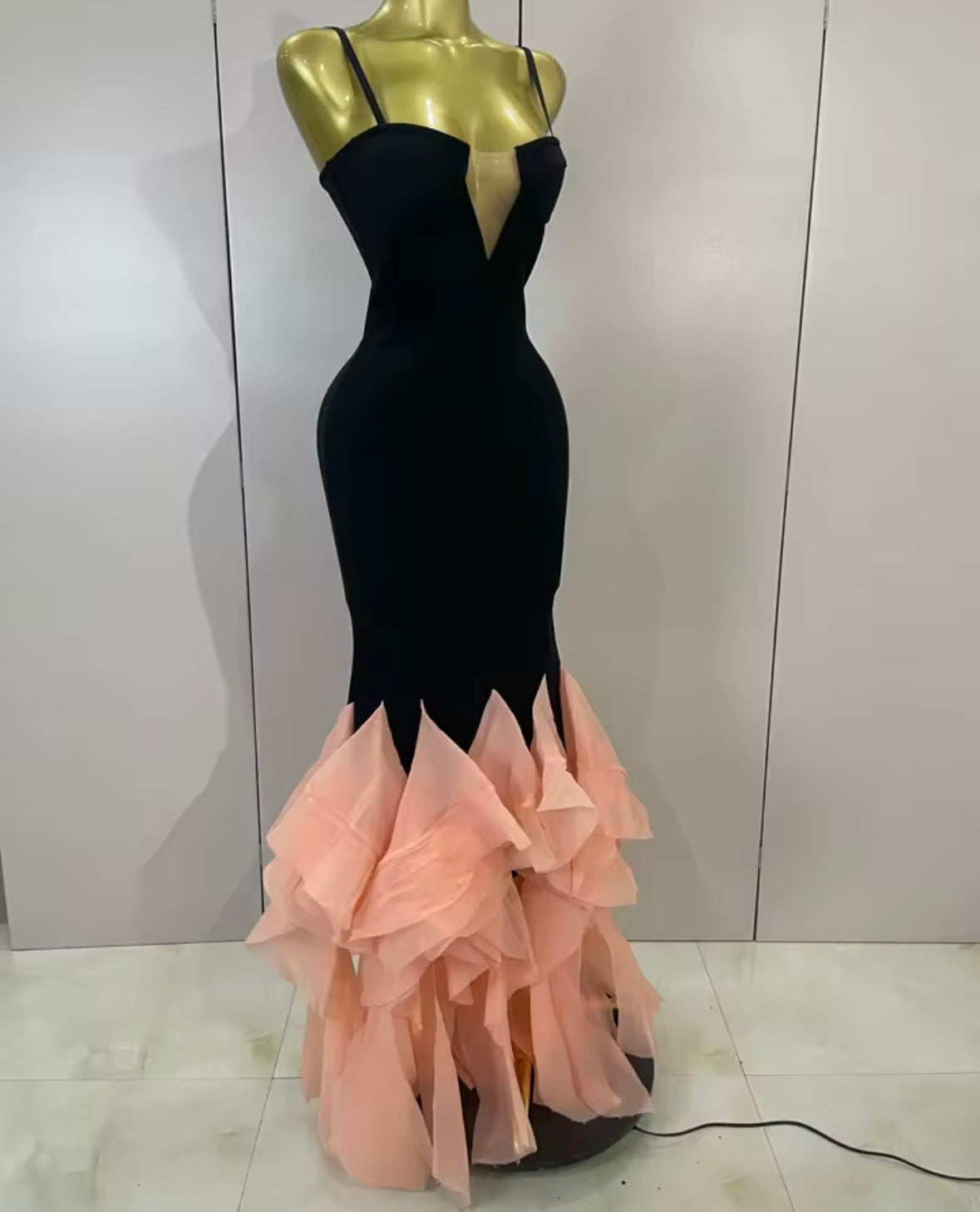 Black Elegant Sleeveless Ruffled Maxi Dress