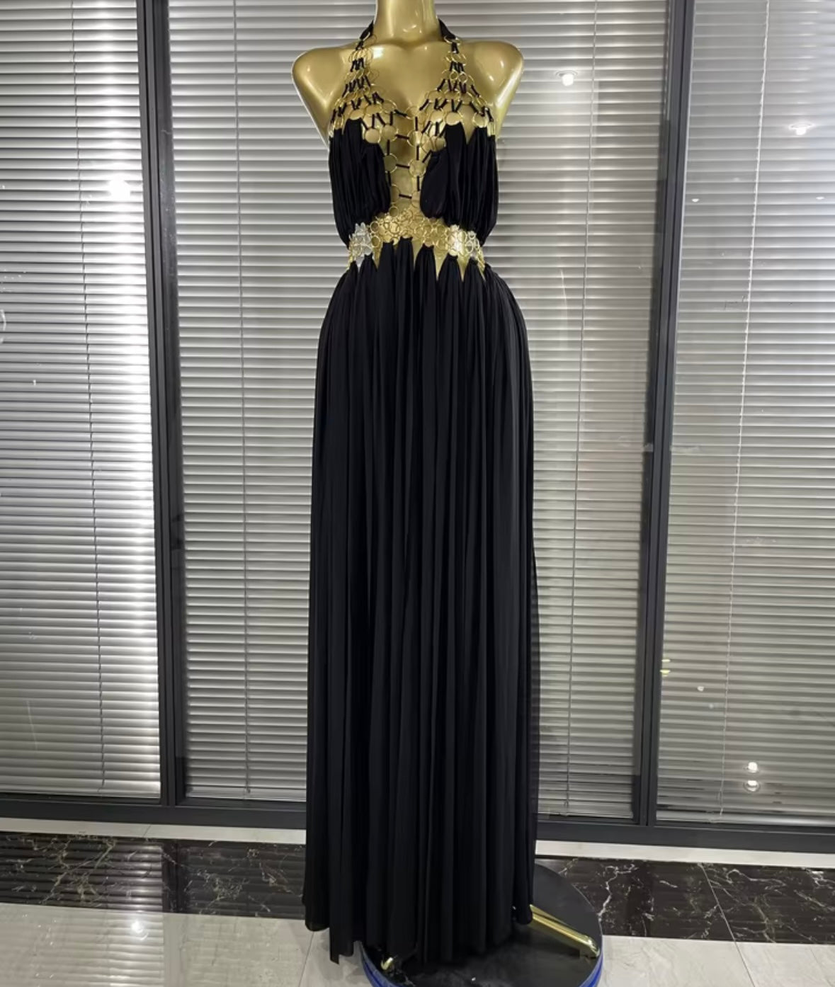 Sexy Halter Sleeveless Metal Ring Maxi Dress