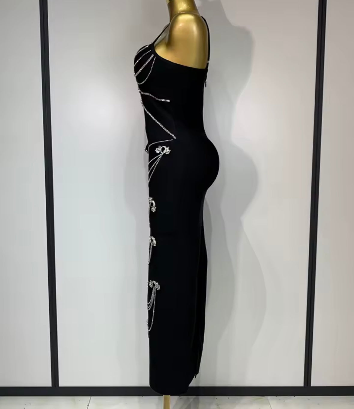 Elegant Sleeveless Rhinestone Chain Black Dress