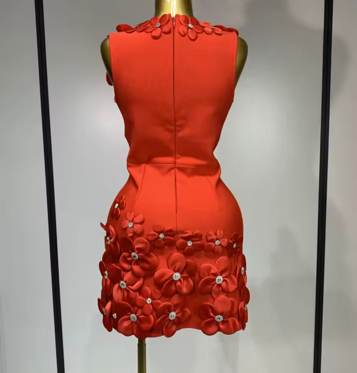 Elegant Rhinestone Floral Embellished Sleeveless Dress