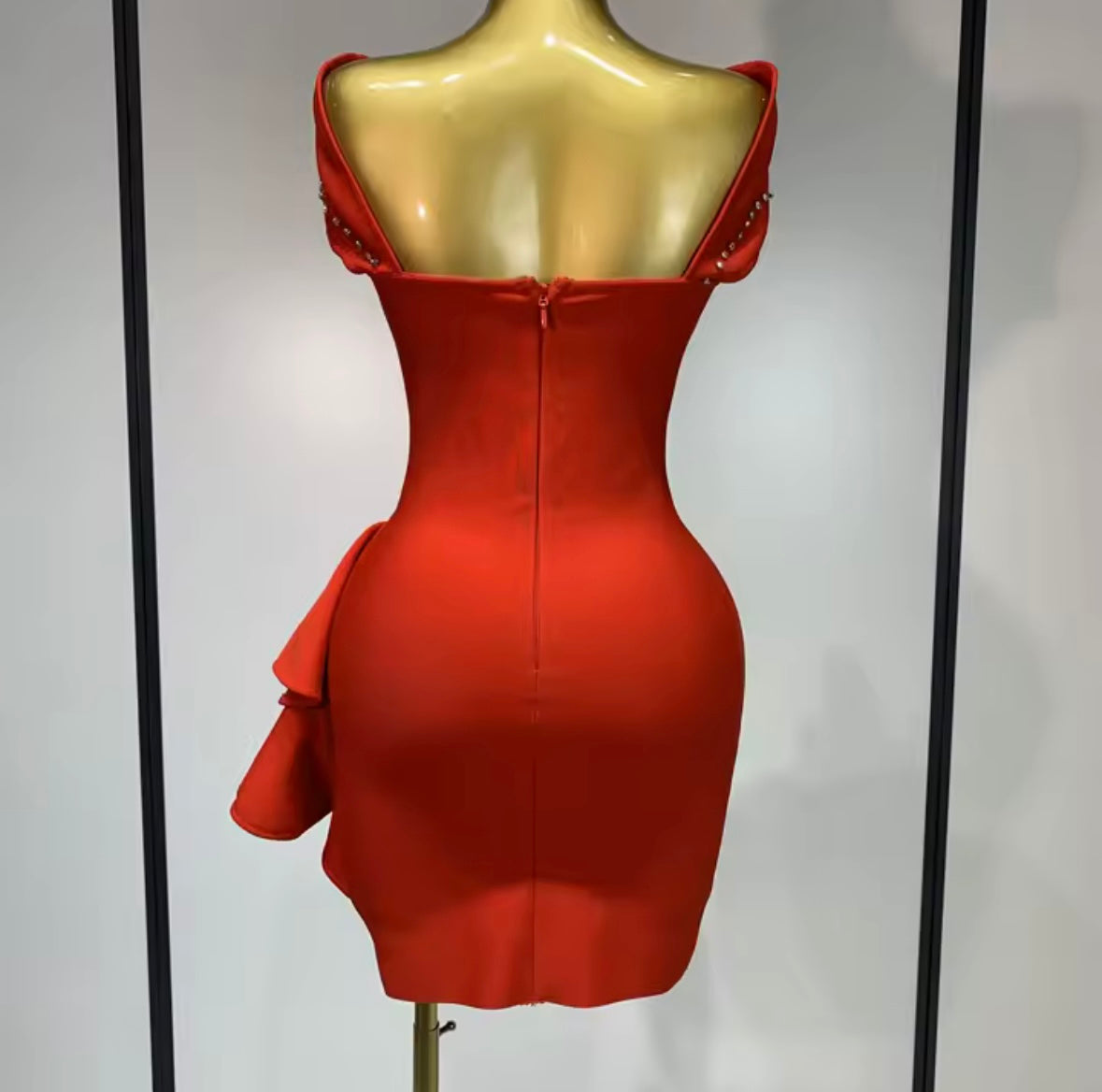 Elegant Sleeveless Rhinestone Ruffle Dress