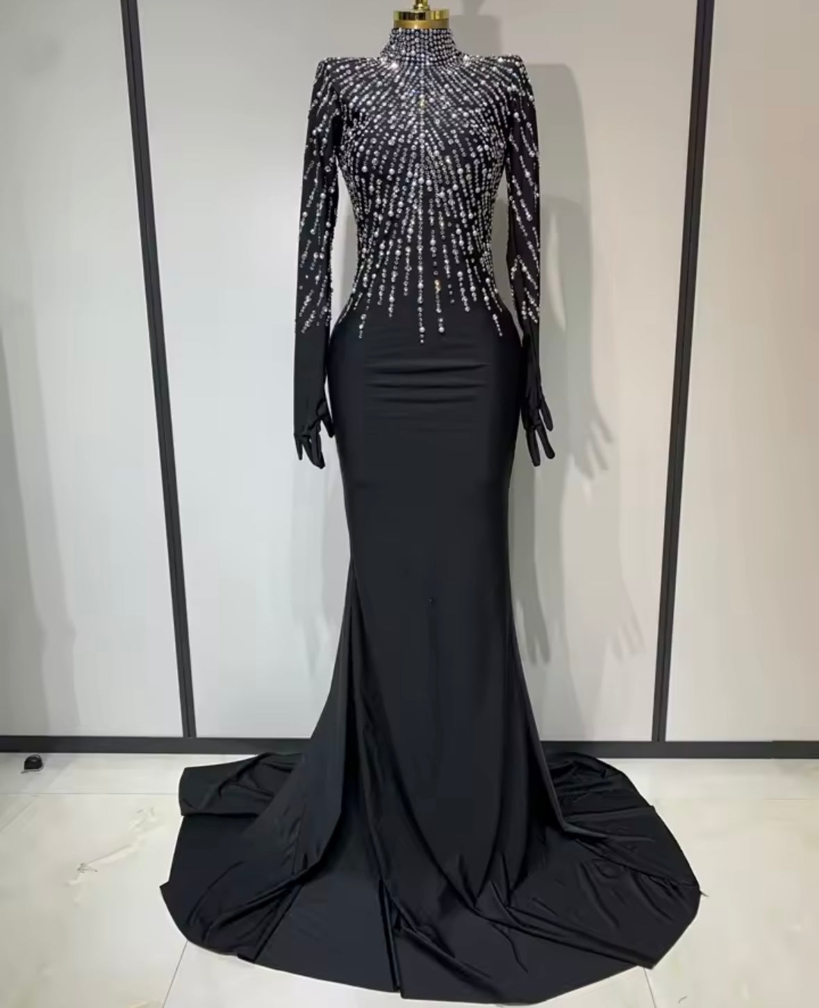 Black Elegant Rhinestone Beaded Gloved Full Sleeve Floor-Length Dress