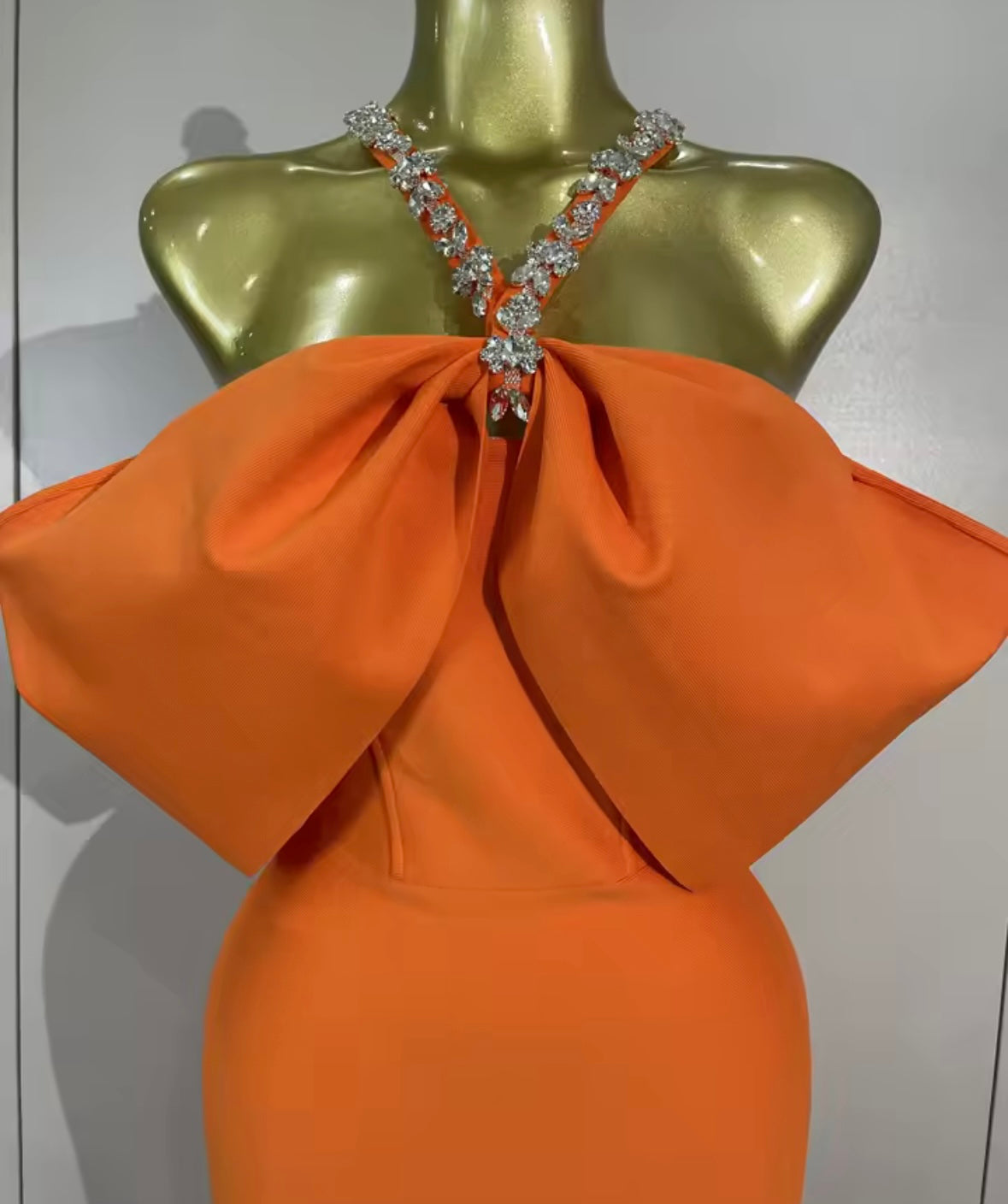 Elegant Rhinestone Halter Bow Floor-Length Dress