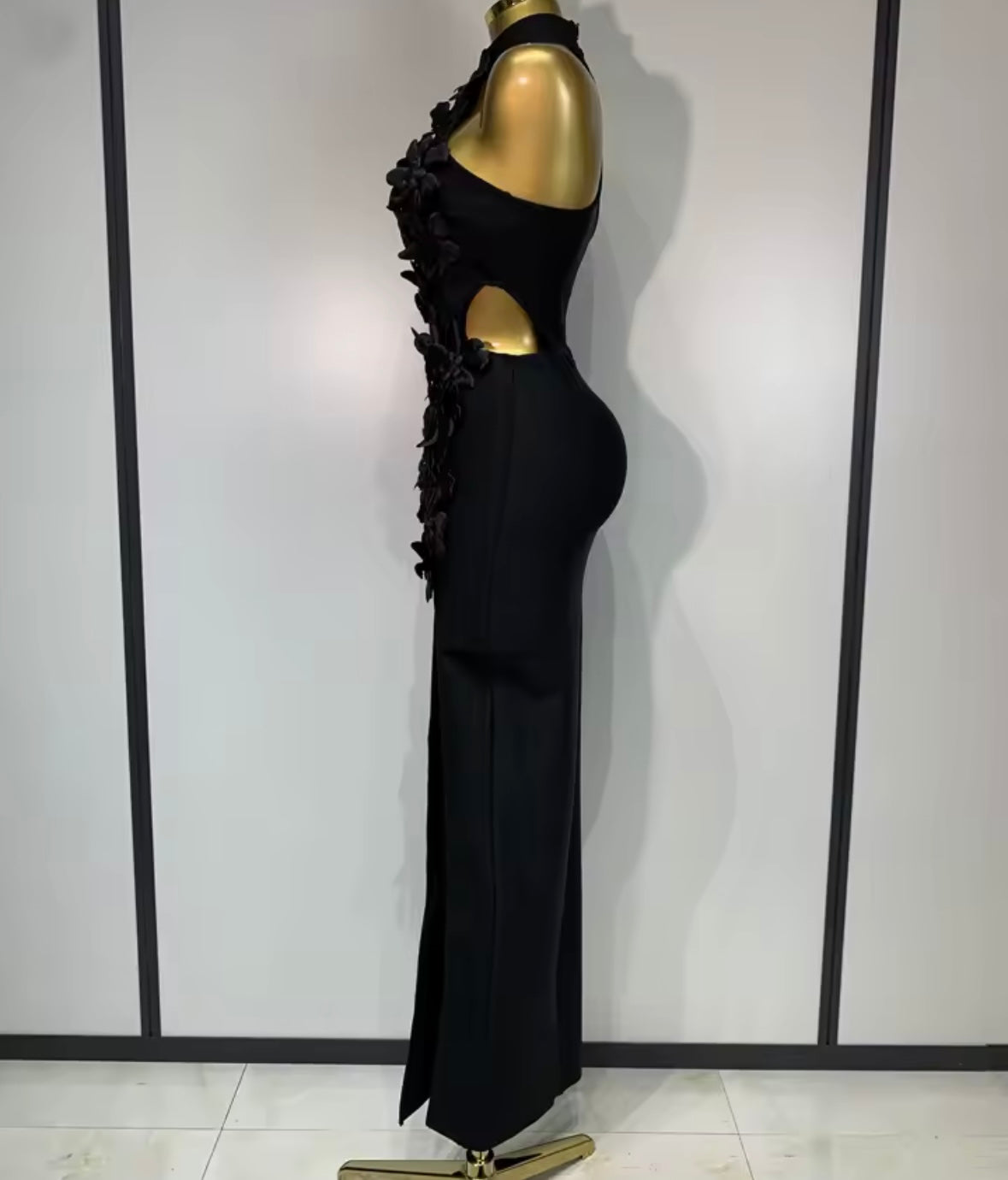 Elegant Sleeveless Floral Embellishment Floor-Length Dress