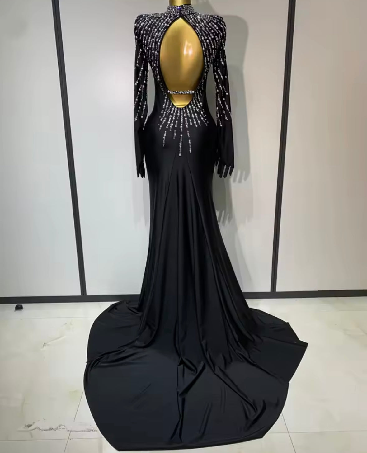 Black Elegant Rhinestone Beaded Gloved Full Sleeve Floor-Length Dress