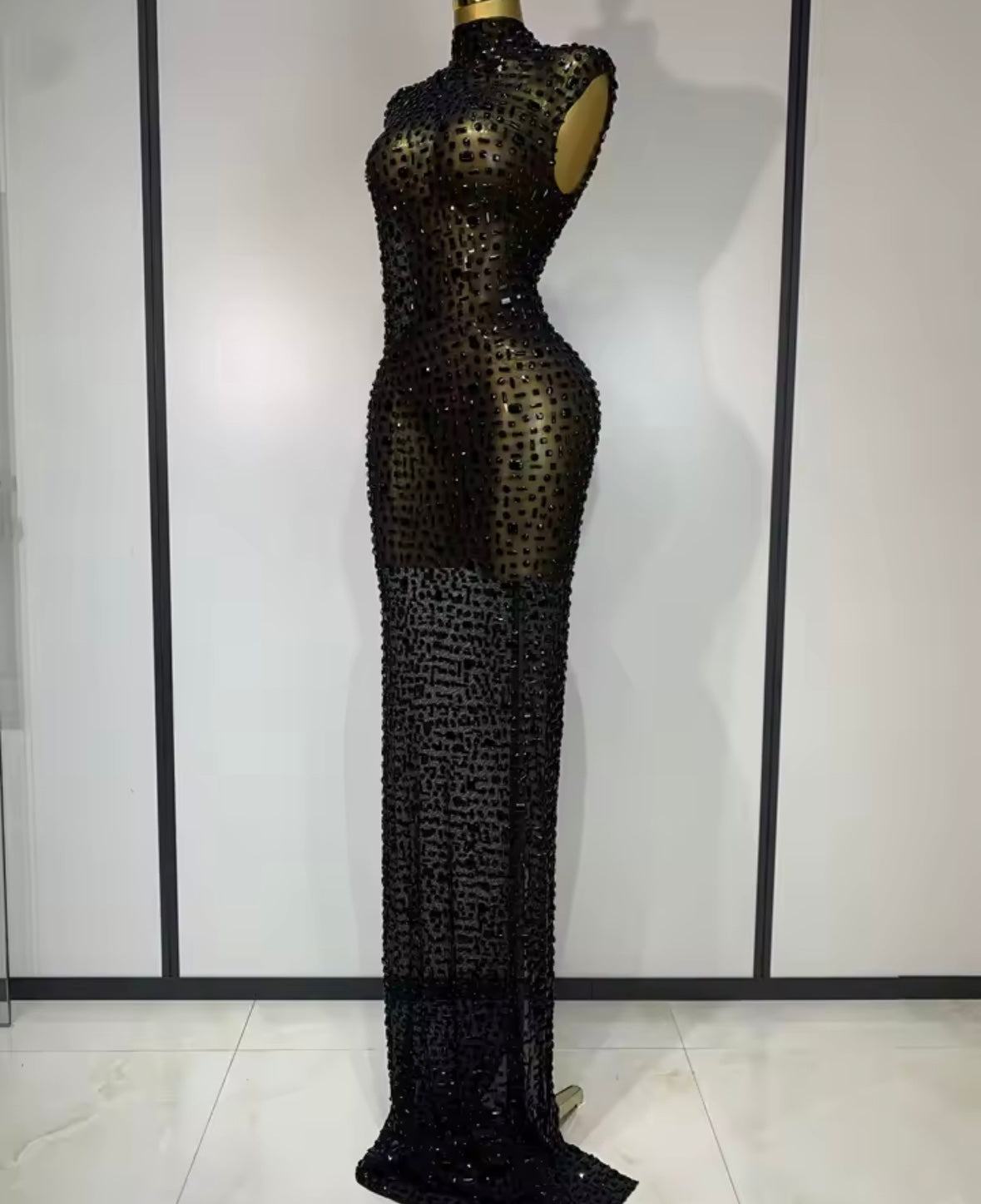 Black Elegant Sleeveless Crystal See Through Floor-Length Dress