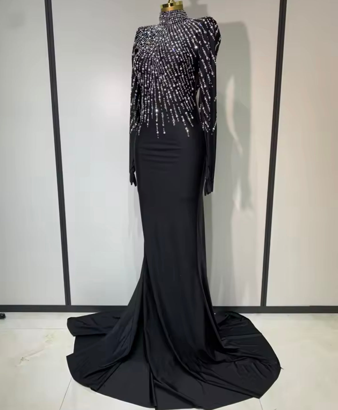Black Elegant Rhinestone Beaded Gloved Full Sleeve Floor-Length Dress