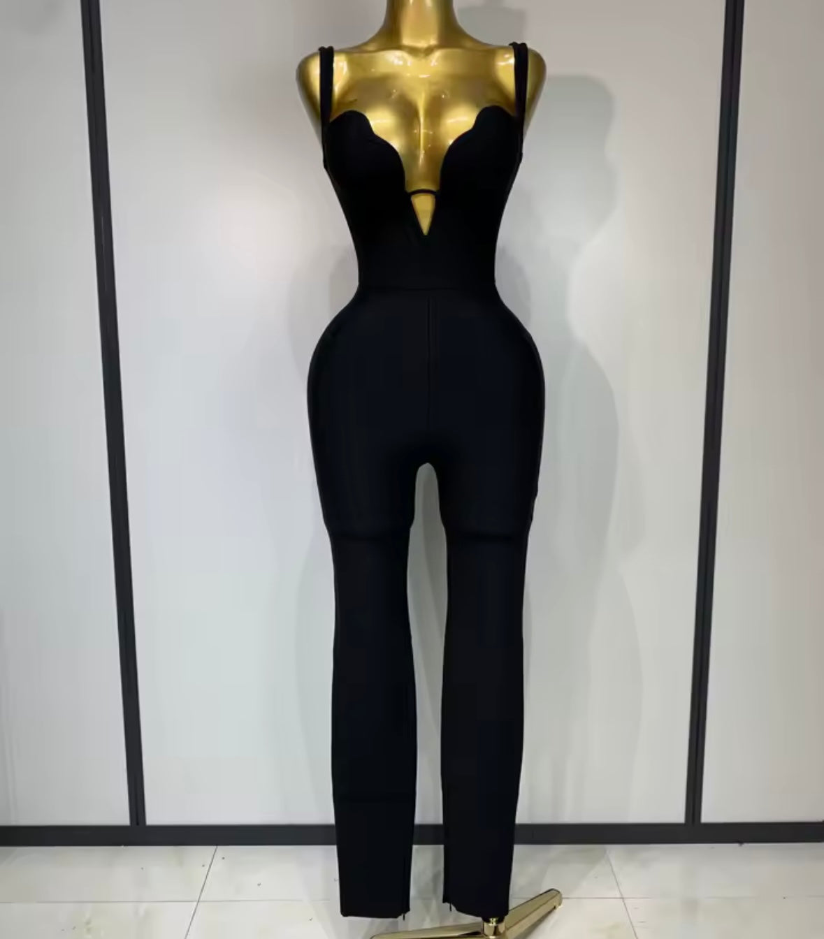 Black Sleeveless V-Neck Bandage Jumpsuit