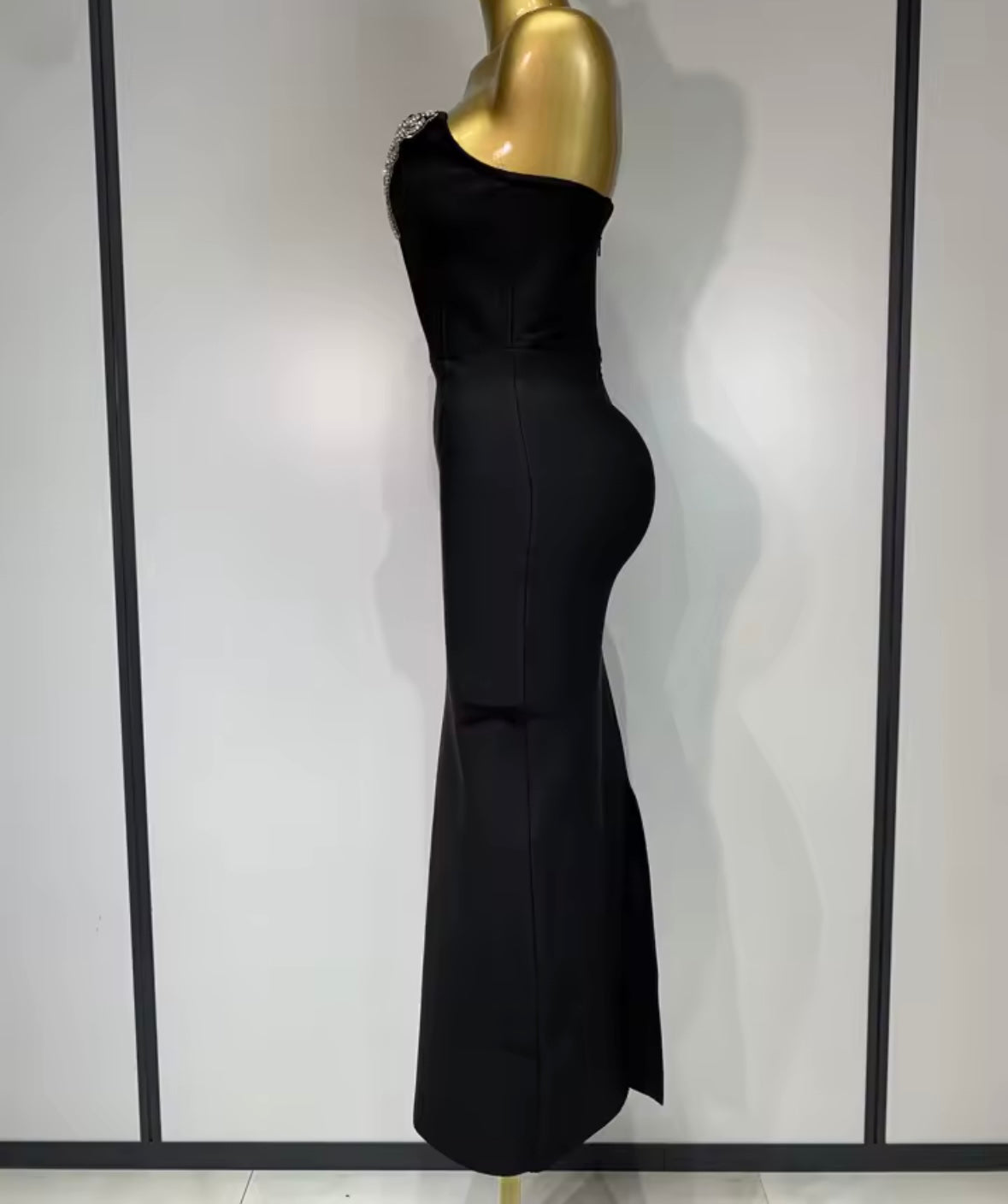 Elegant Black Rhinestone V-Neck Strapless Maxi Dress
