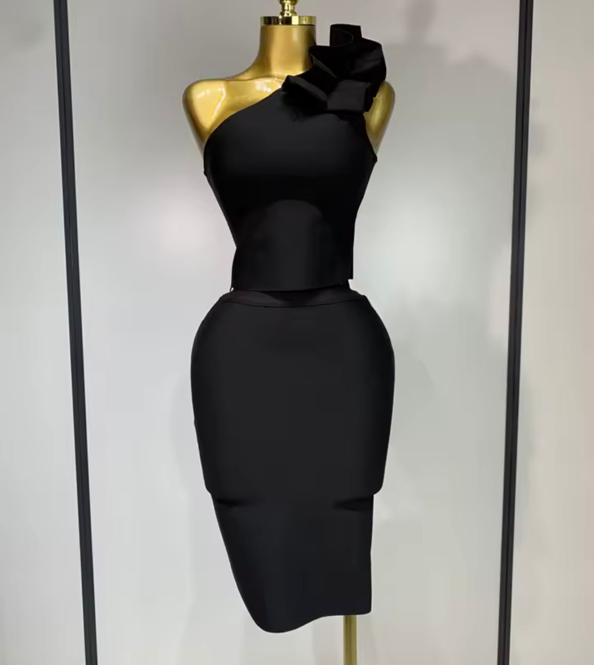 Sexy One Shoulder Ruffled Sleeveless Bandage Skirt Set