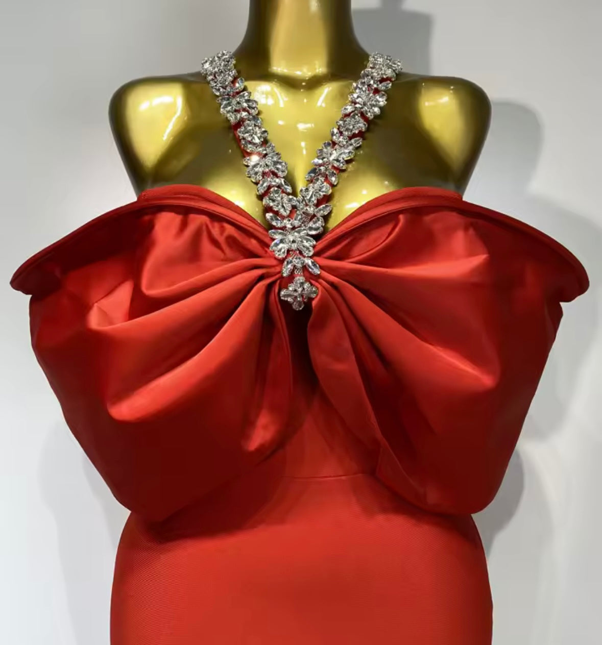 Elegant Rhinestone Halter Bow Floor-Length Dress
