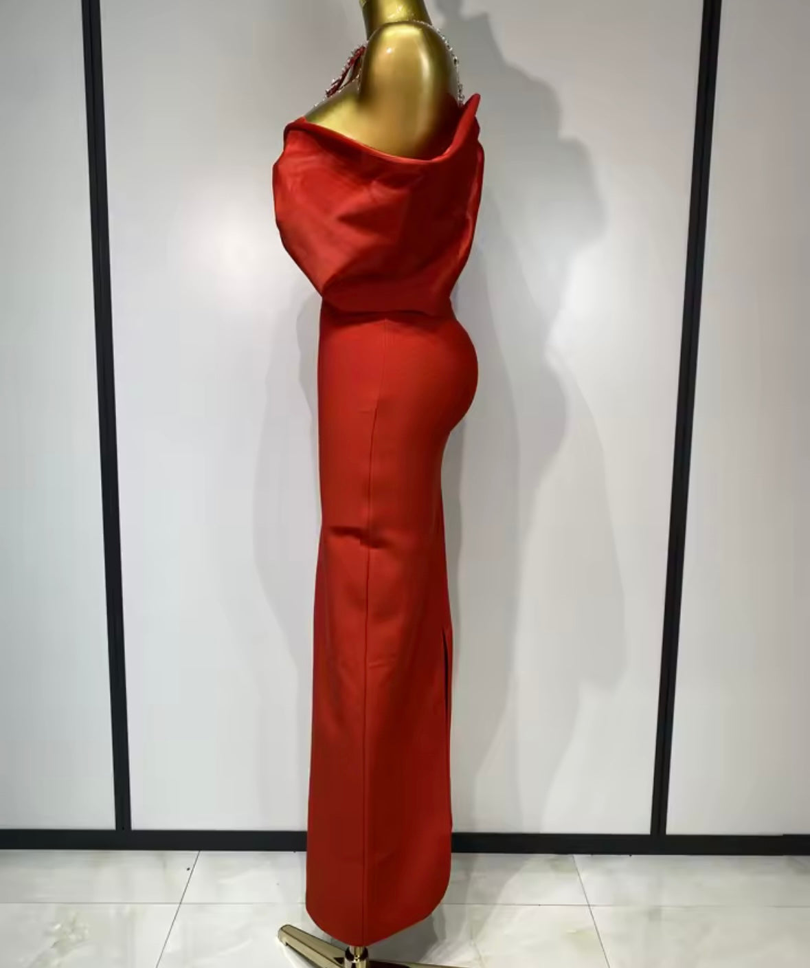 Elegant Rhinestone Halter Bow Floor-Length Dress