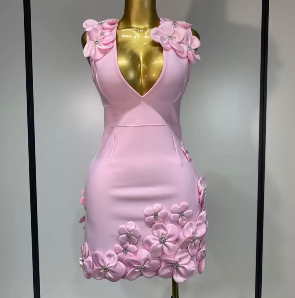 Elegant Rhinestone Floral Embellished Sleeveless Dress