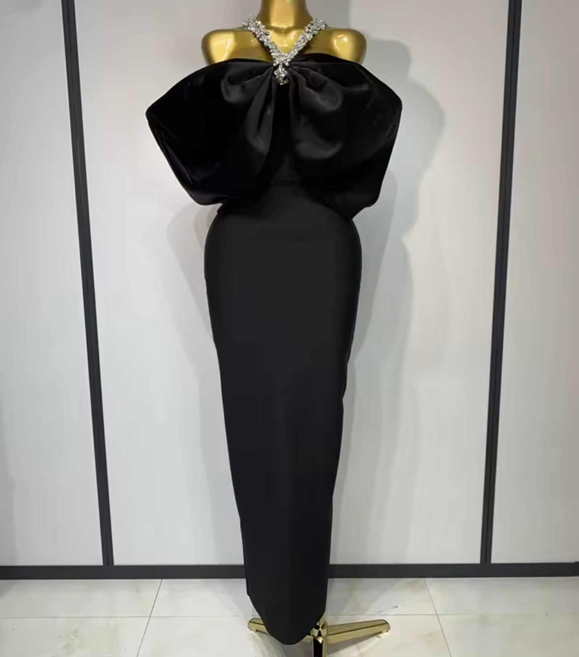 Elegant Rhinestone Halter Bow Floor-Length Dress