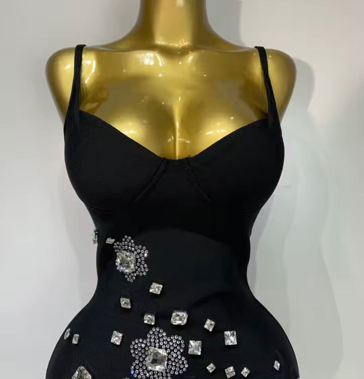 Sexy Black Sleeveless Rhinestone Embellishment Feather Dress