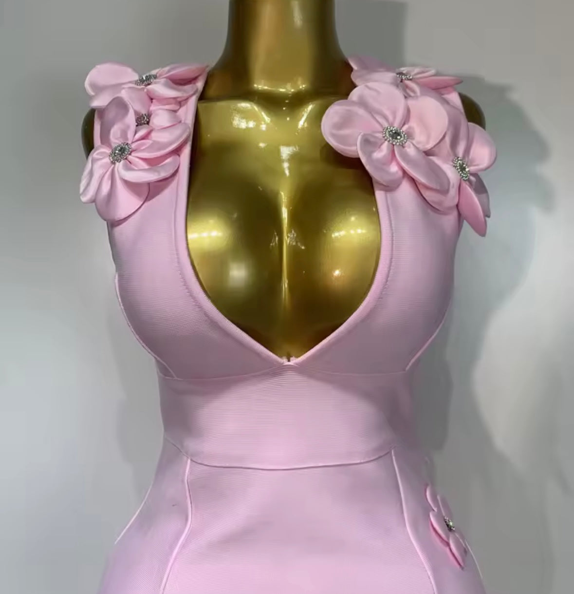 Elegant Rhinestone Floral Embellished Sleeveless Dress