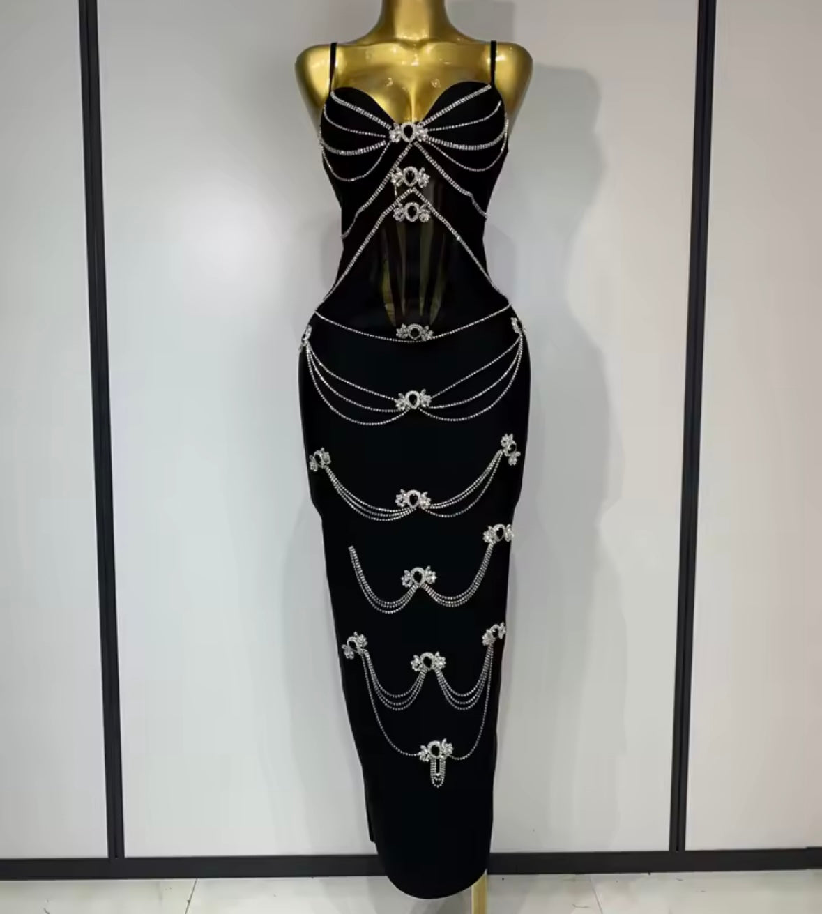 Elegant Sleeveless Rhinestone Chain Black Dress