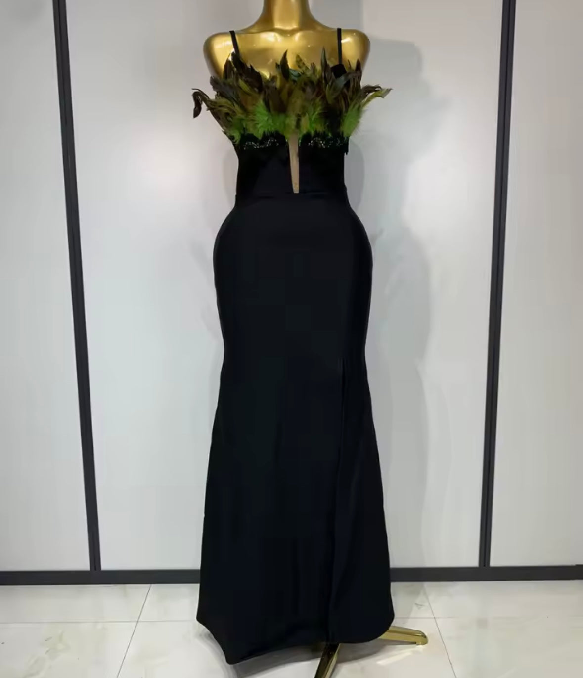 Black Elegant Feather Sleeveless Floor-Length Dress