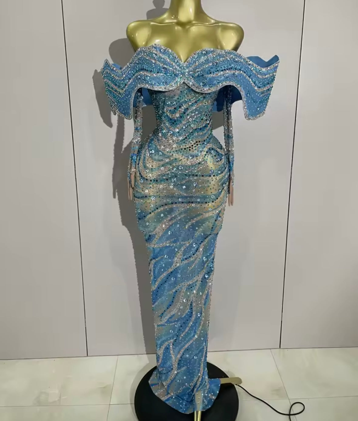 Elegant Rhinestone Embellishment Glove Floor-Length Dress