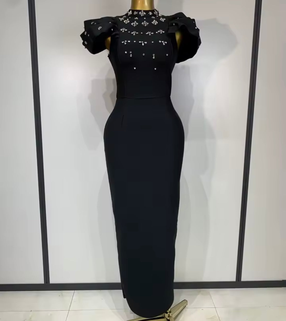 Elegant Floral Crystal Short Sleeve Floor-Length Dress