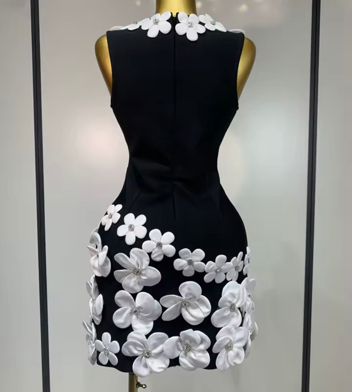 Elegant Rhinestone Floral Embellished Sleeveless Dress