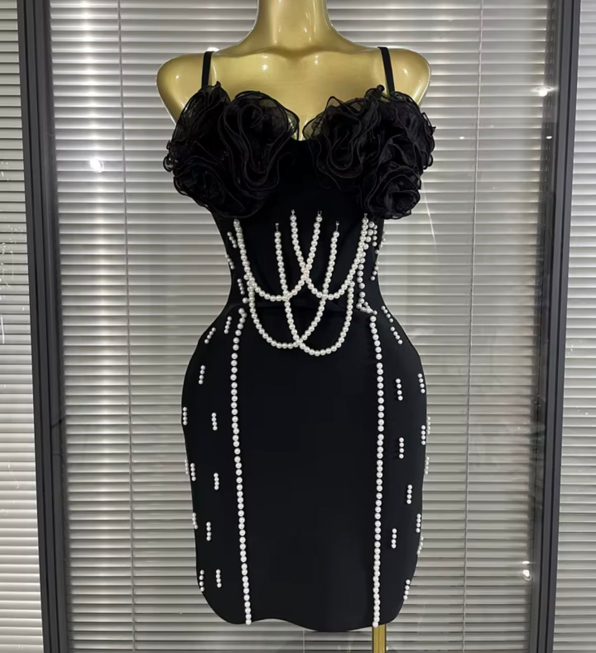 Sexy Black Sleeveless Ruffled Pearl Embellishment Dress