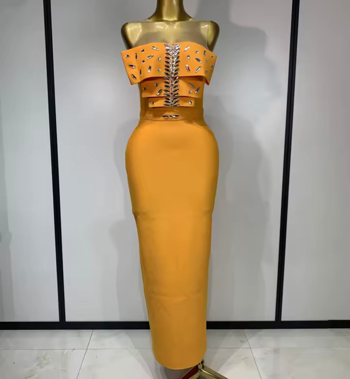 Elegant Orange Sleeveless Crystal Floor-Length Dress