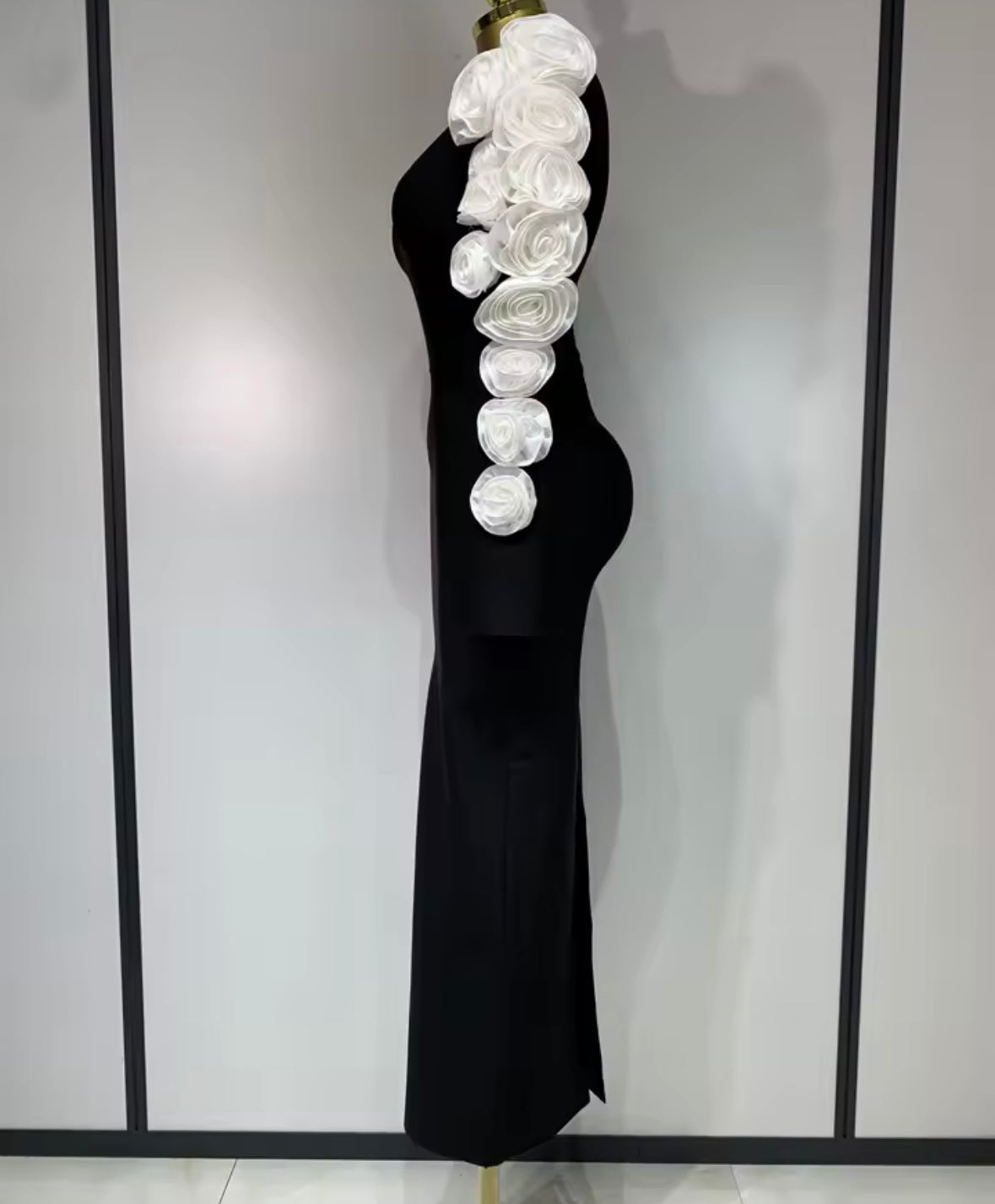 Elegant One Shoulder Black Floral Embellishment Maxi Dress