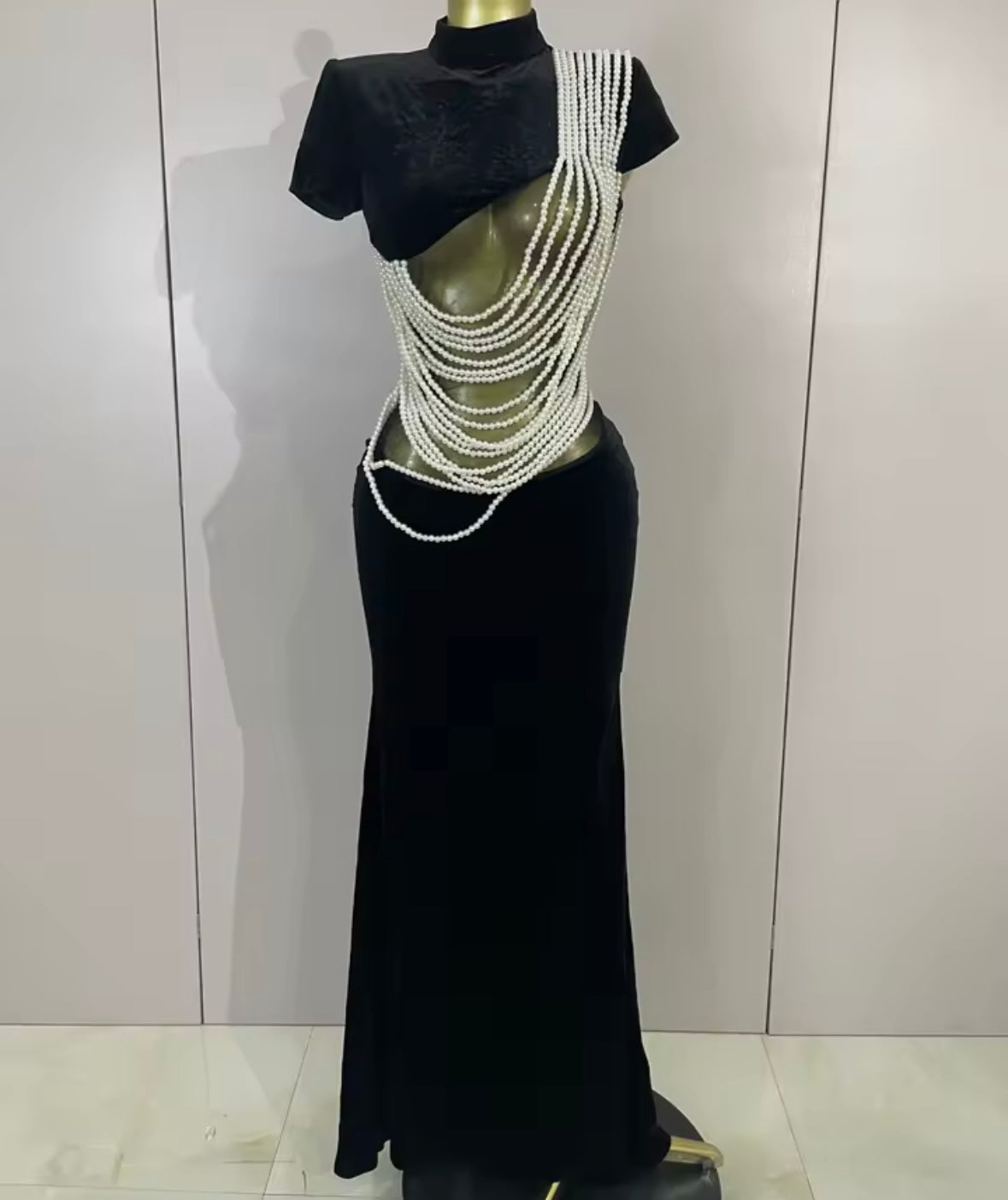 Elegant Black Pearl Short Sleeve Floor-Length Dress