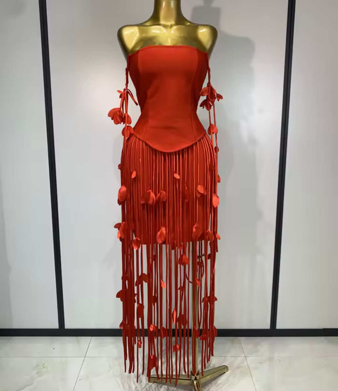Elegant Strapless Red Floral Tassel Dress