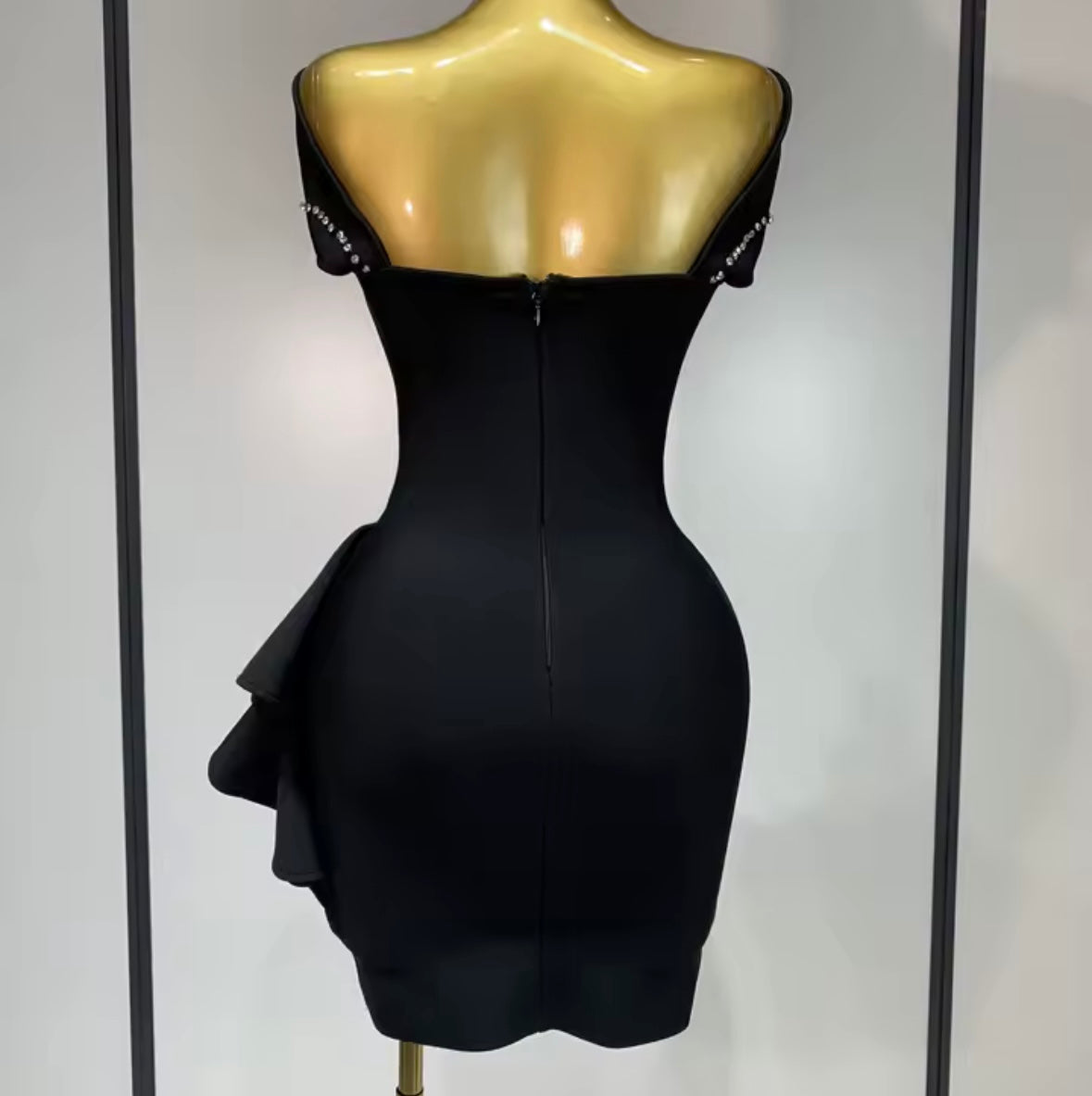 Elegant Sleeveless Rhinestone Ruffle Dress