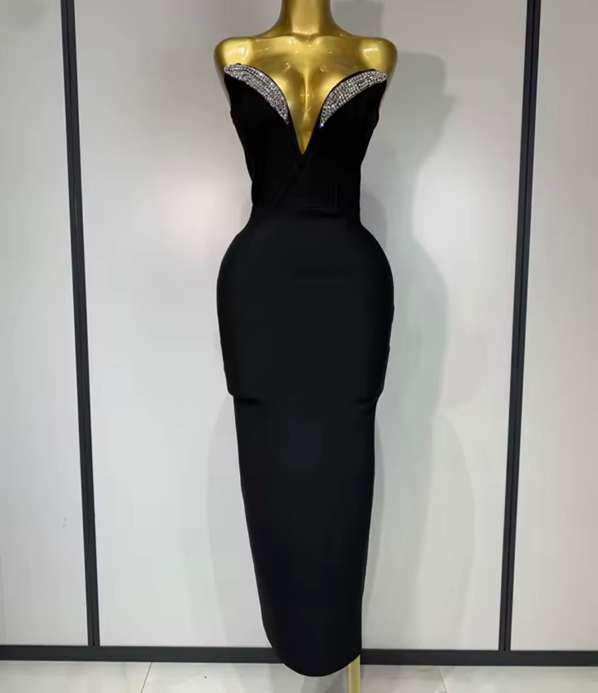 Elegant Black Rhinestone V-Neck Strapless Maxi Dress