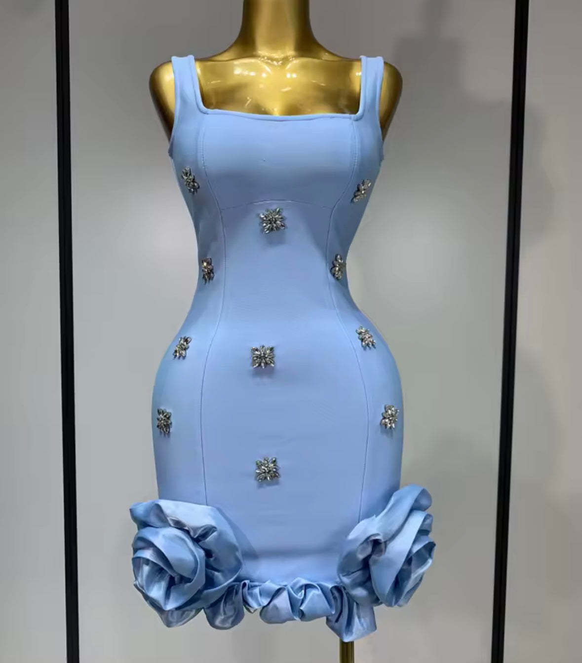 Elegant Sleeveless Rhinestone Flower Embellished Dress