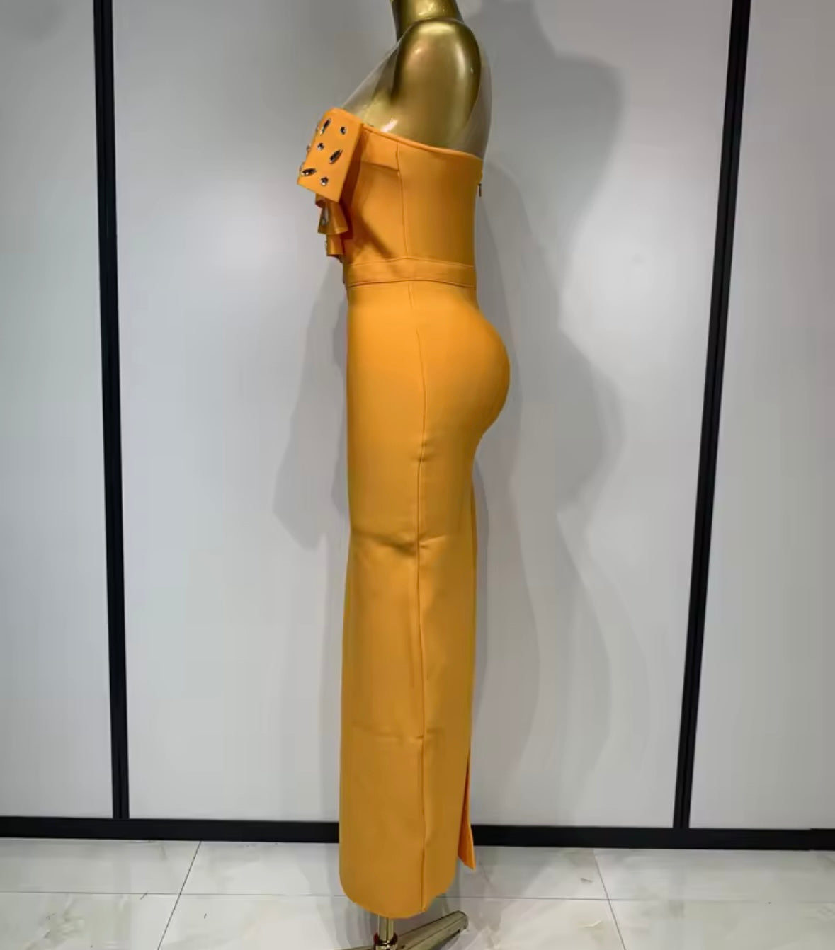 Elegant Orange Sleeveless Crystal Floor-Length Dress