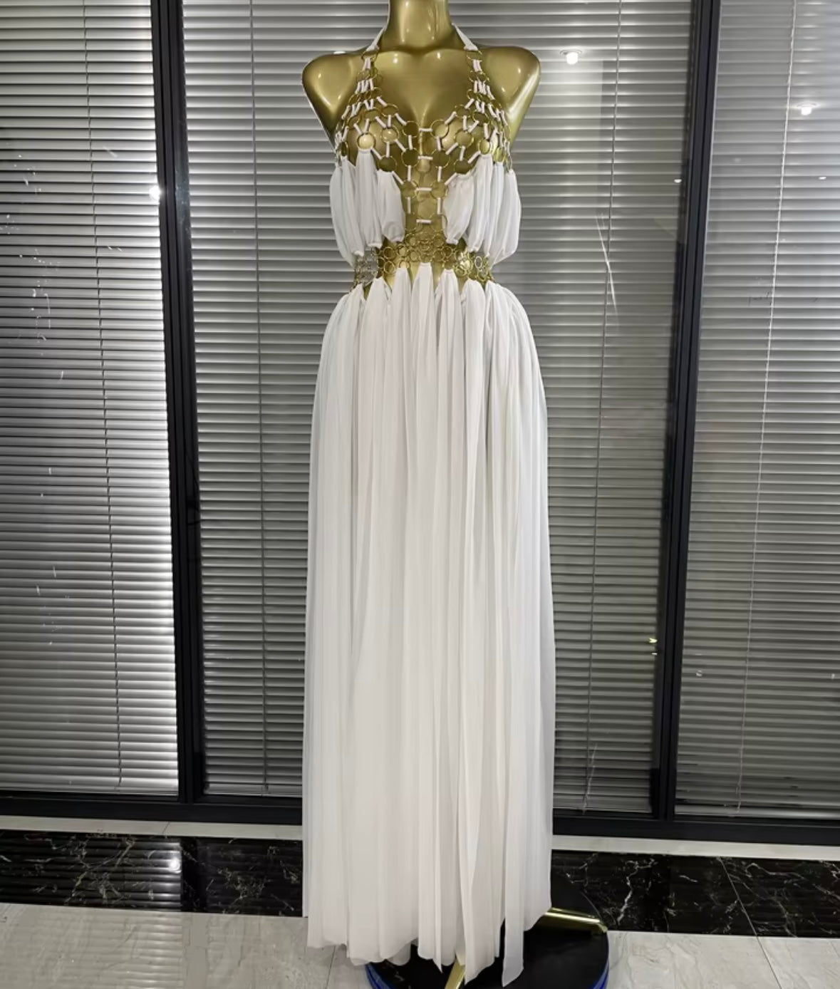Sexy Halter Sleeveless Metal Ring Maxi Dress