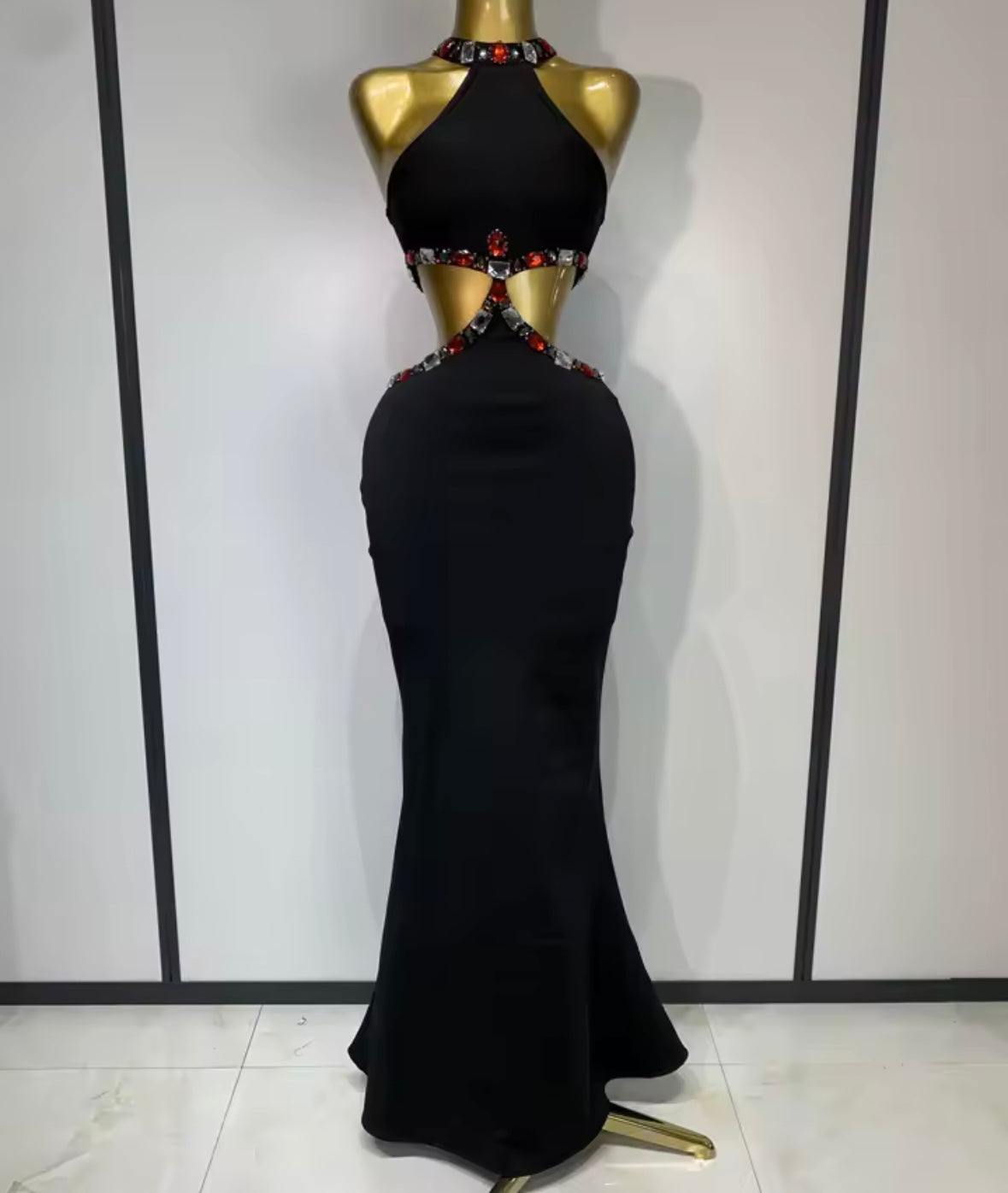 Elegant Black Halter Sleeveless Color Crystal Floor-Length Dress