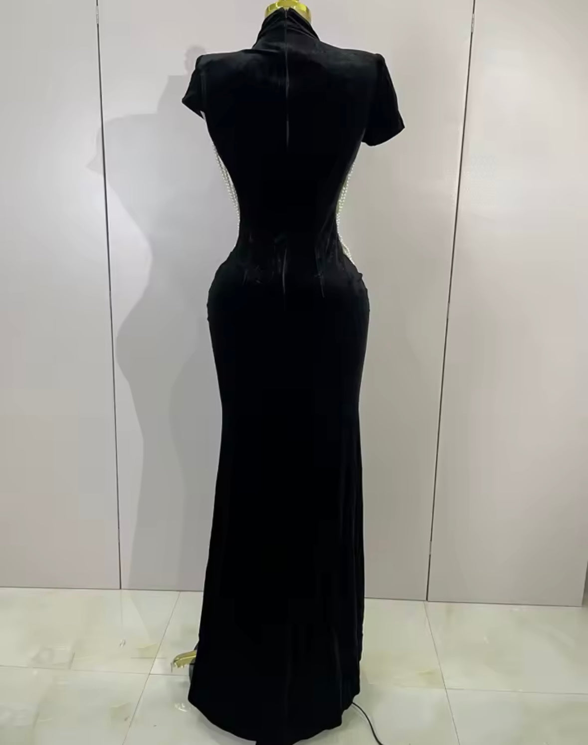 Elegant Black Pearl Short Sleeve Floor-Length Dress