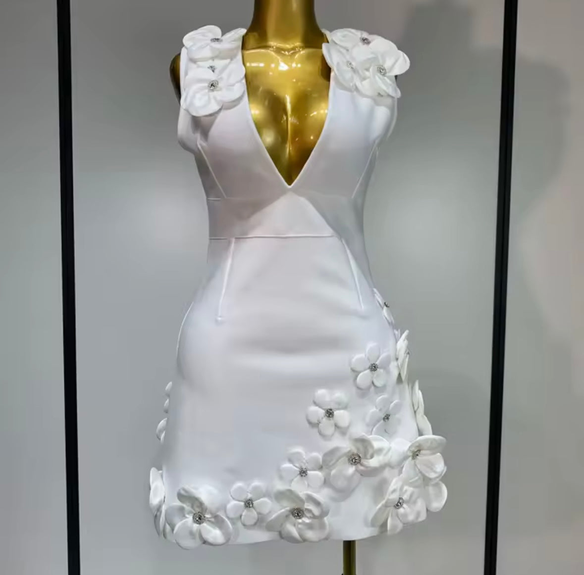 Elegant Rhinestone Floral Embellished Sleeveless Dress